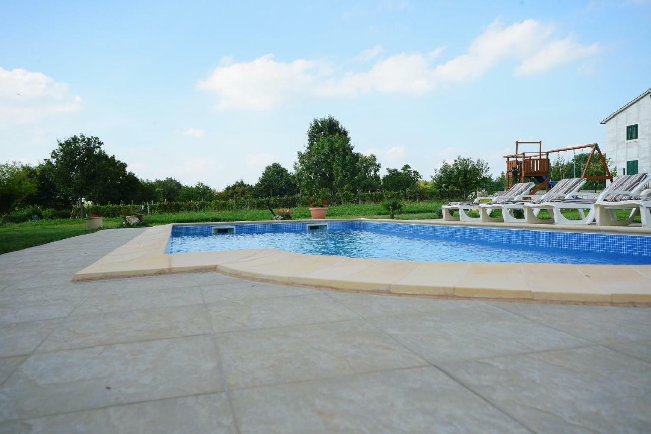 Ferienhaus Tomic Nedeščina Dış mekan fotoğraf