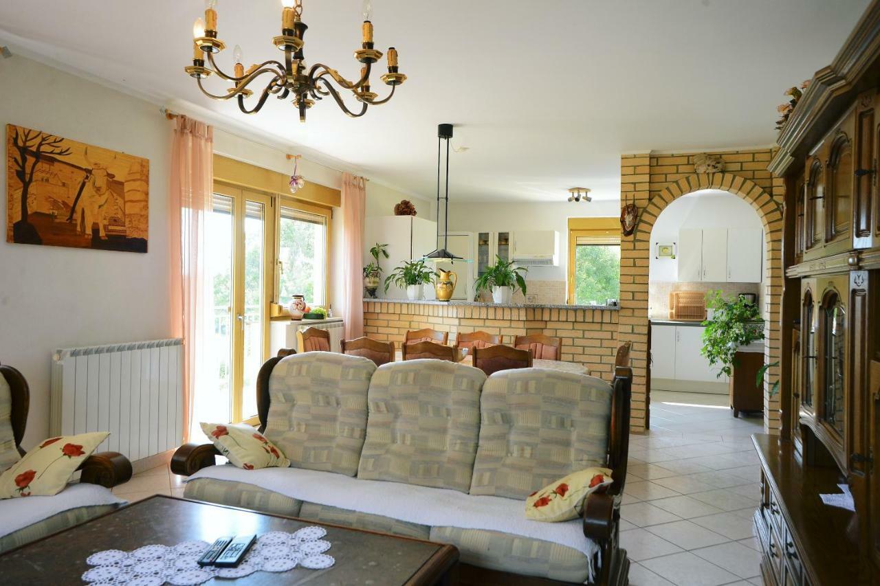 Ferienhaus Tomic Nedeščina Dış mekan fotoğraf